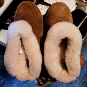 Uggs slides Size 10.
